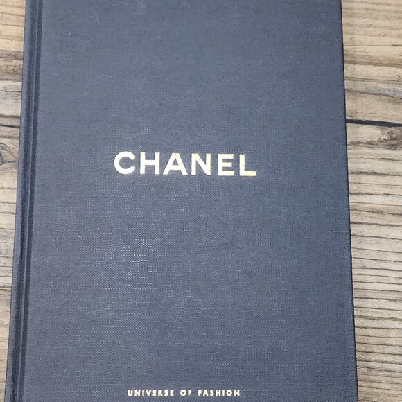 4x High Fashion Books: BALENCIAGA, CHARLES JAMES, DIOR, CHANEL - Picture 14 of 14